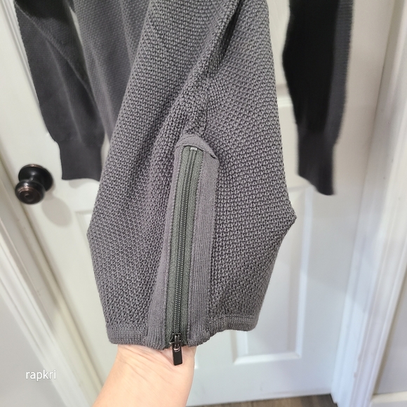 Page and Tuttle Sweater - Picture 12 of 12